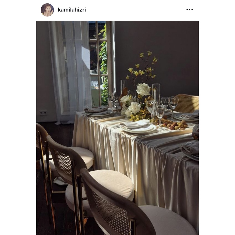 Стул «Тотем» золотой, сливочно-молочный бархат с ротанговой спинкой натуральной - Фото миниатюра 2