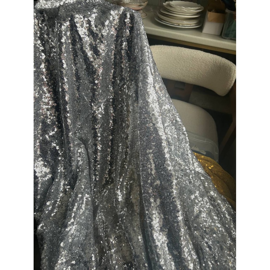 Скатерть с пайетками, круглая, серебряная - Фото миниатюра 4