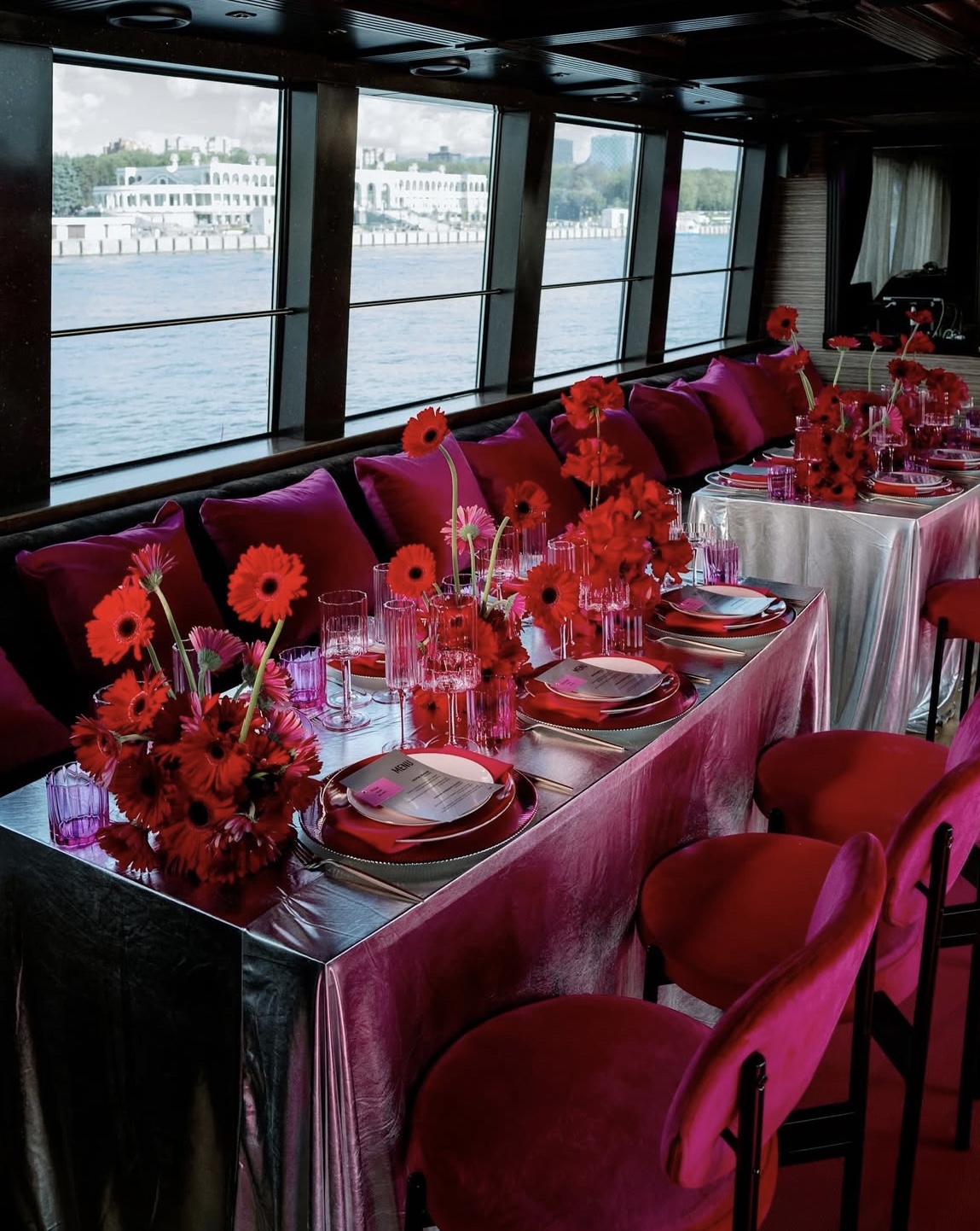 Стул Модерн Черный, Натуральный ротанг + Манящая фуксия