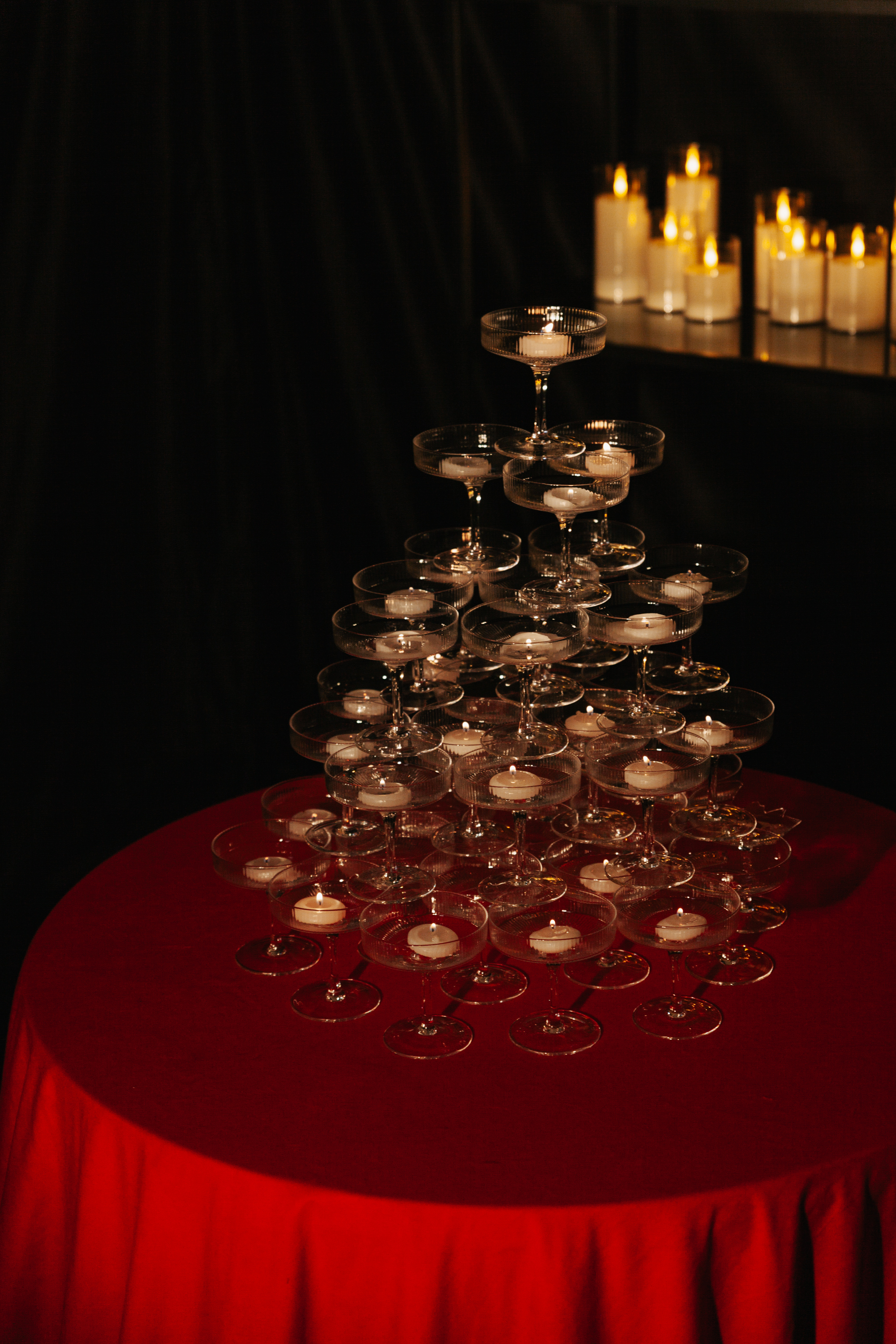 Скатерть велюр, круглая, Малиново-красный