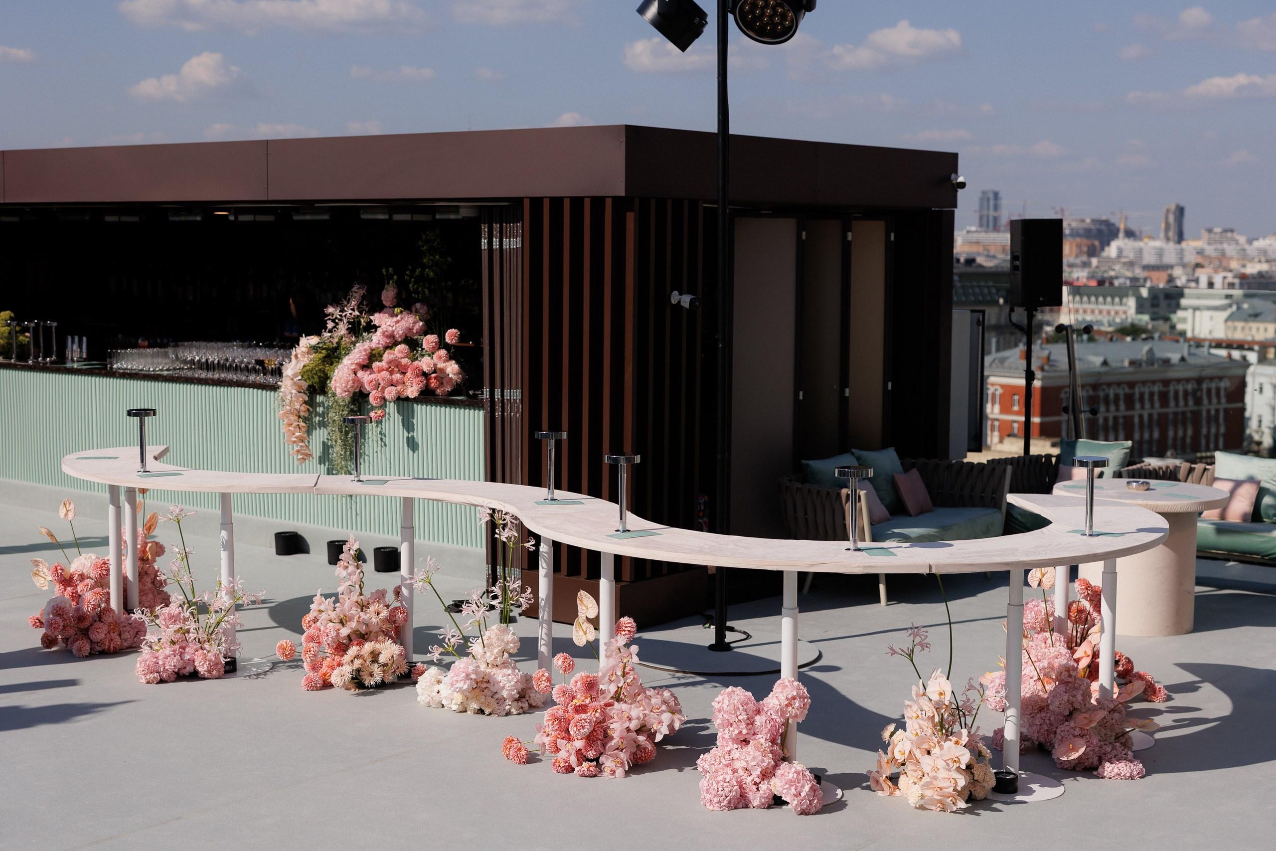 Стол коктейльный Twist Serpent M, Кремовый бисквит  (телескопические ноги)  - Фото миниатюра 5