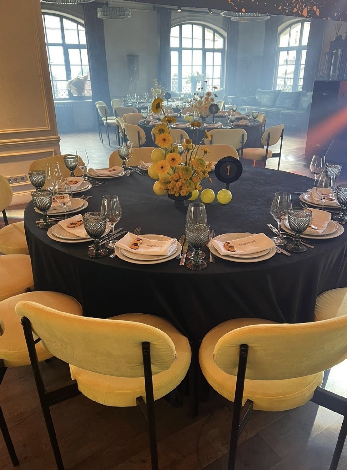 Стул Модерн Черный, Натуральный ротанг + Желтая субмарина