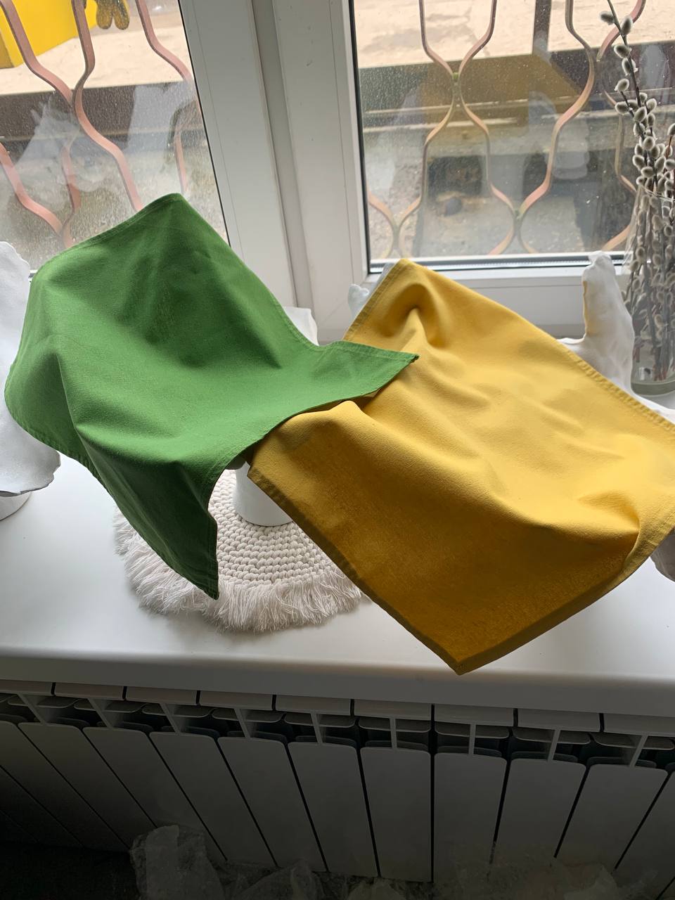 Салфетка из смесового льна, Самовлюбленный нарцисс