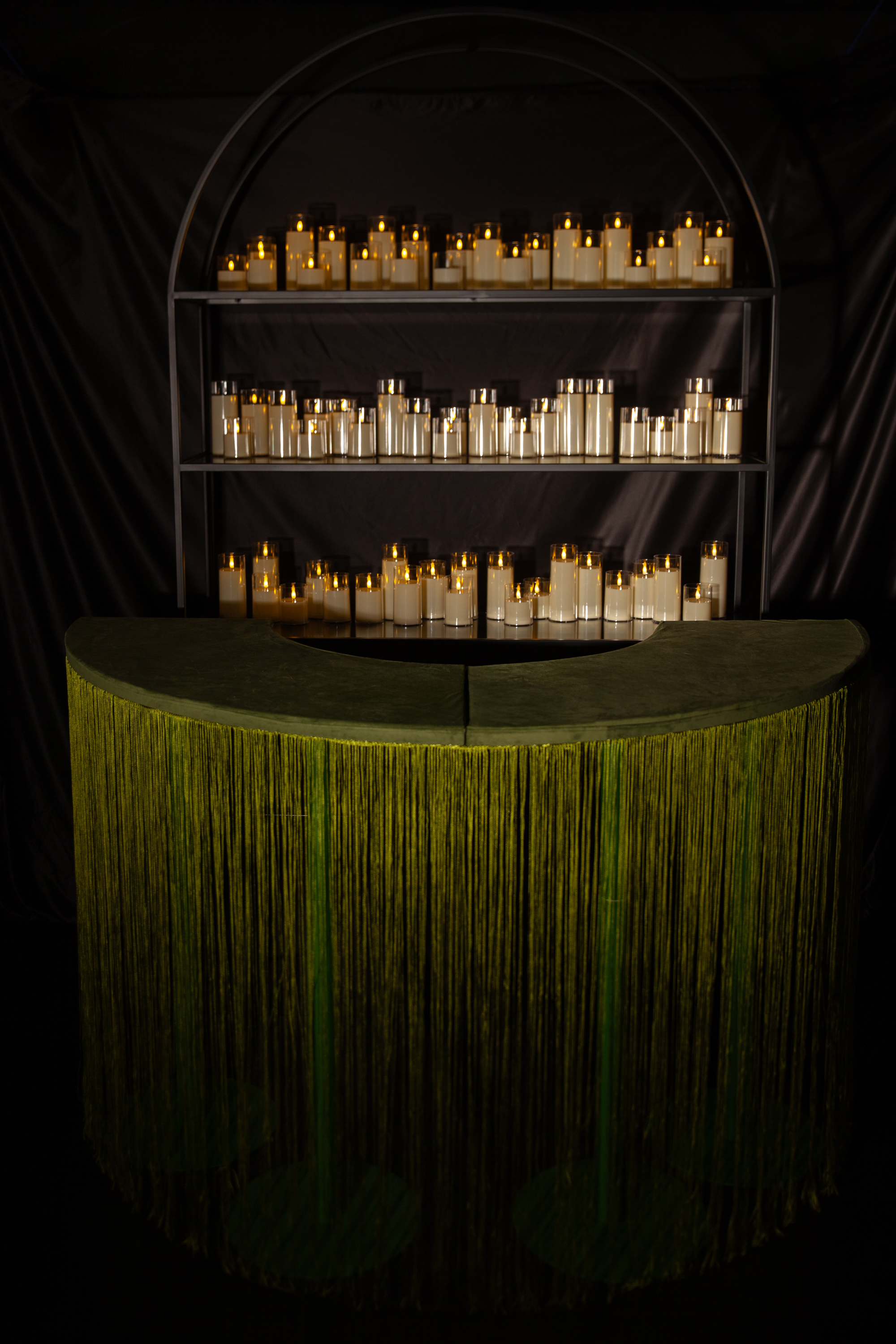 Стол коктейльный Твист Змейка С, Фисташковое пралине + Лесная поляна (телескопические ноги)