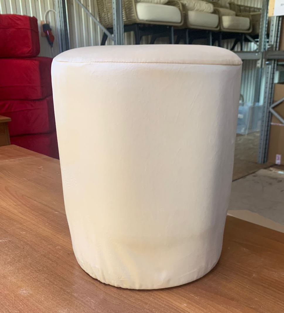 Пуф Цилиндр Золотой обод, песочный велюр.