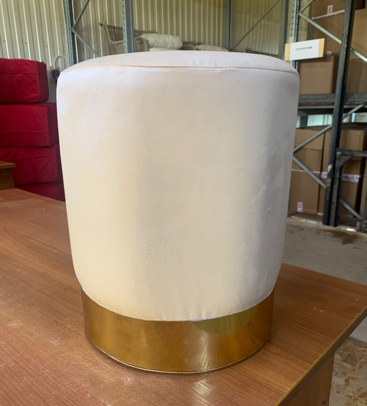 Пуф Цилиндр Золотой обод, песочный велюр.