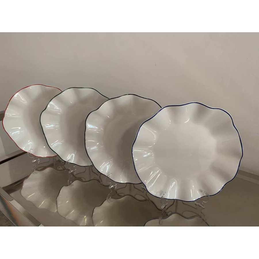 Порционная тарелка Lotus black rim M - Фото миниатюра 3