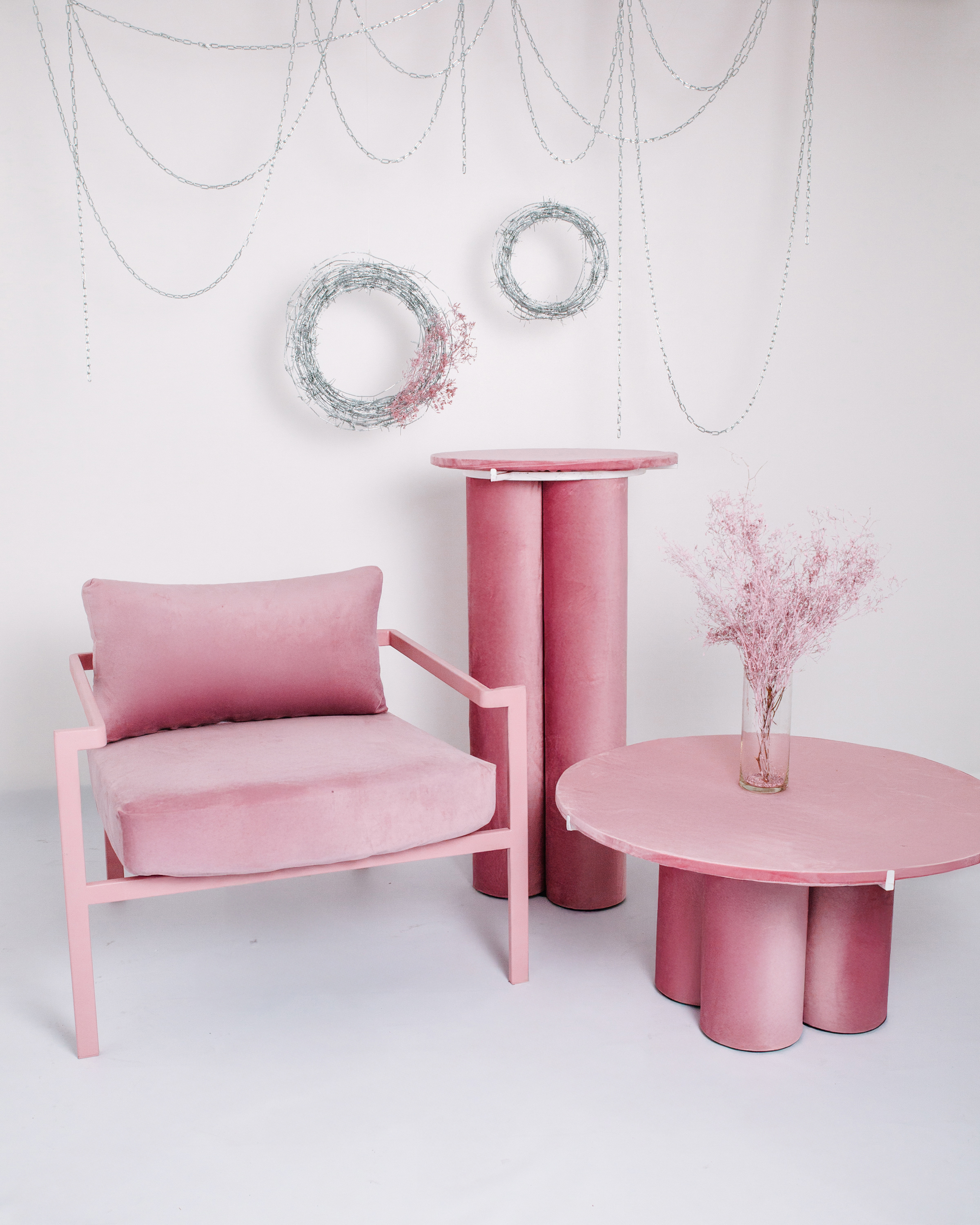 Коктейльный стол Сквош Куколка велюр