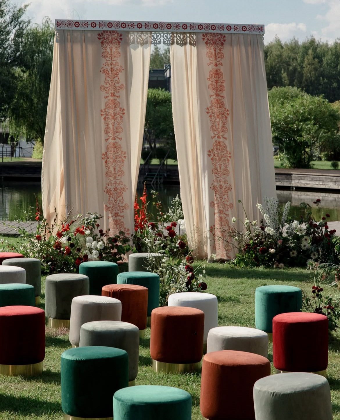 Пуф Цилиндр Золотой обод, терракотовый велюр