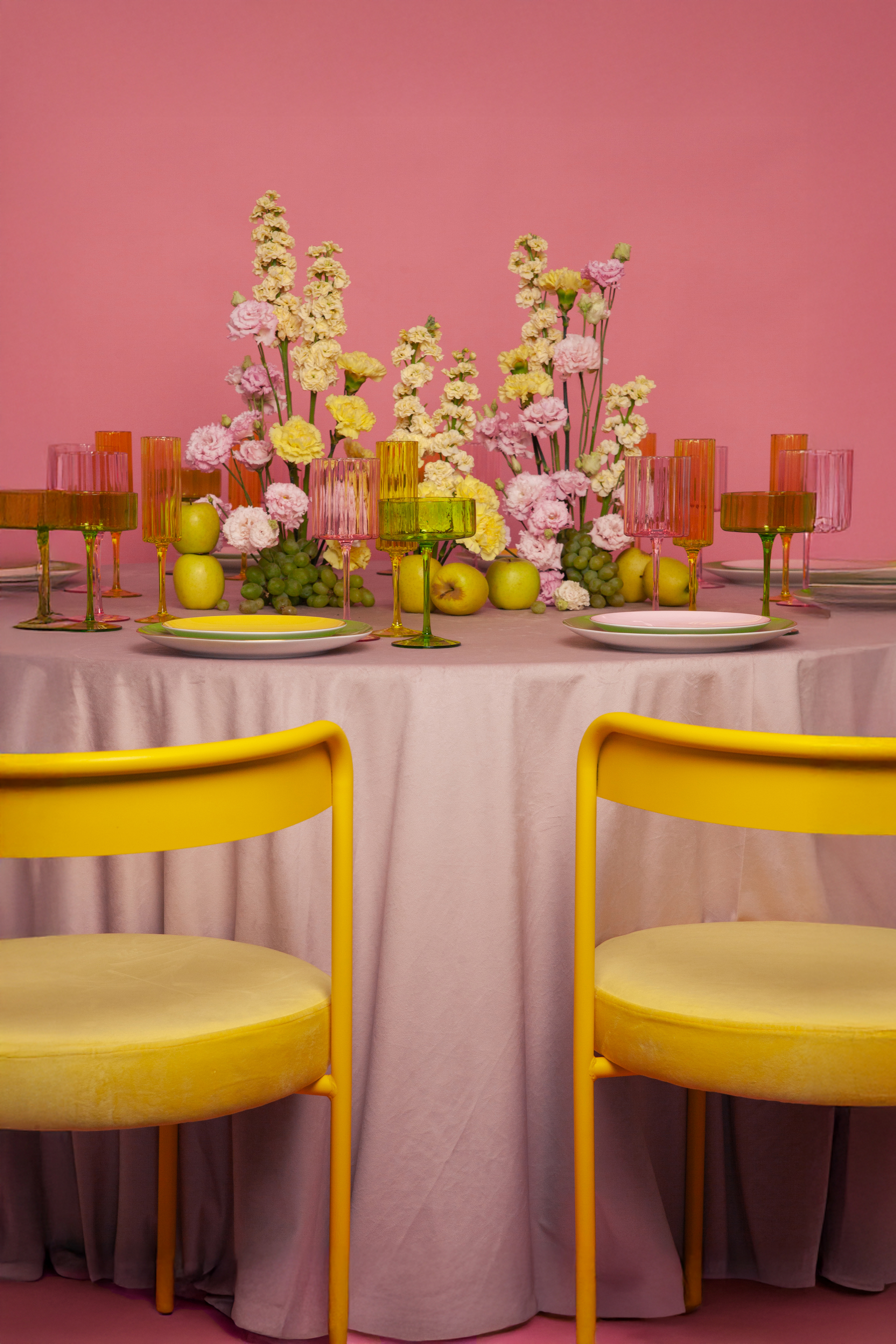 Скатерть велюр, круглая, светло-розовая