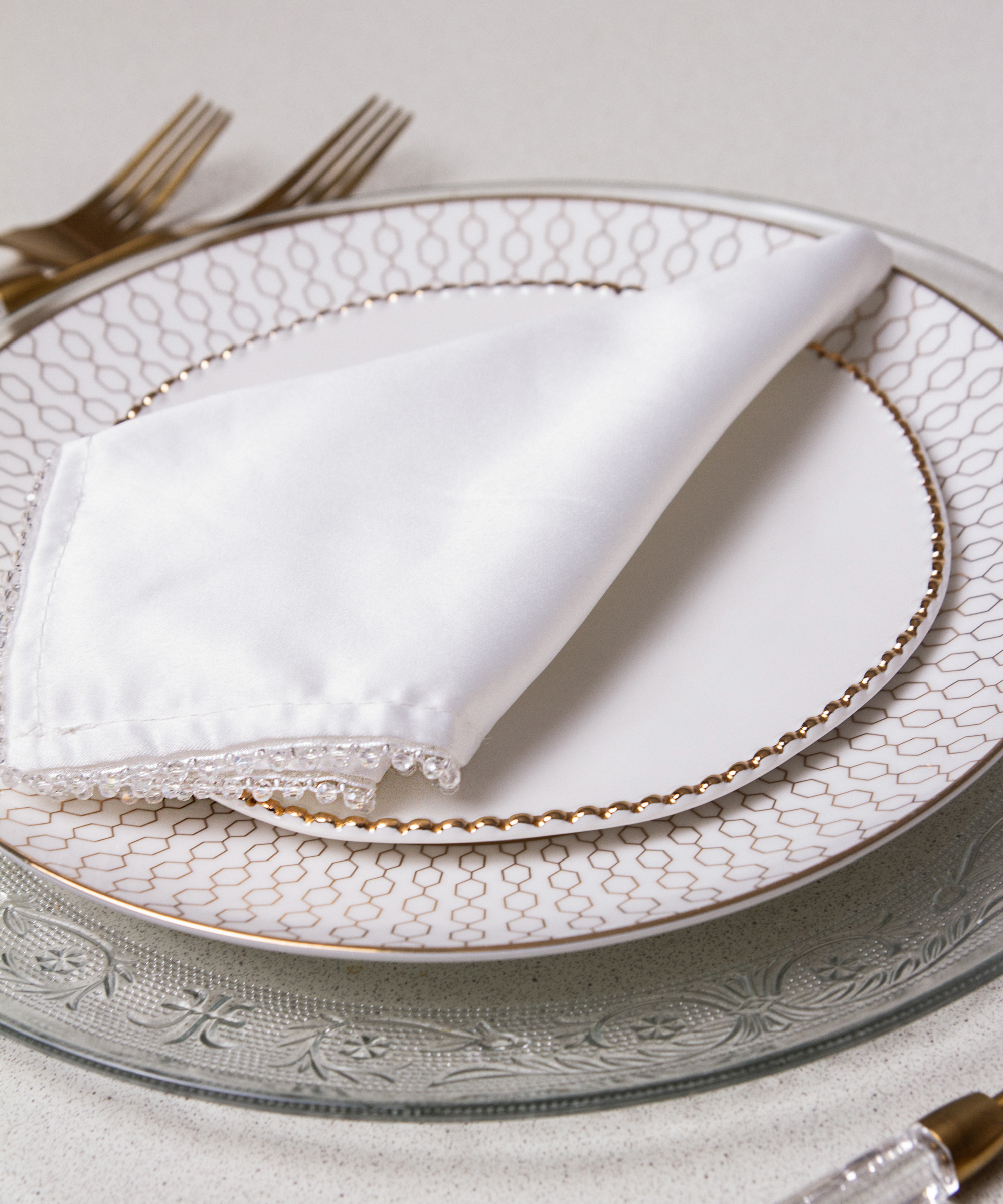 Салфетка Сатин Премиум, белая с бусинами