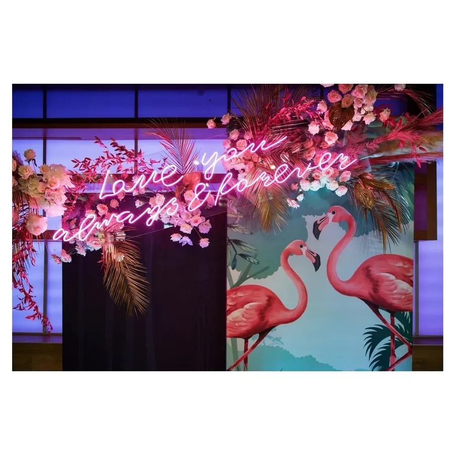 Неоновая надпись "Love you always and forever" - Фото миниатюра 2