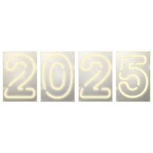 Неоновая вывеска “2025”