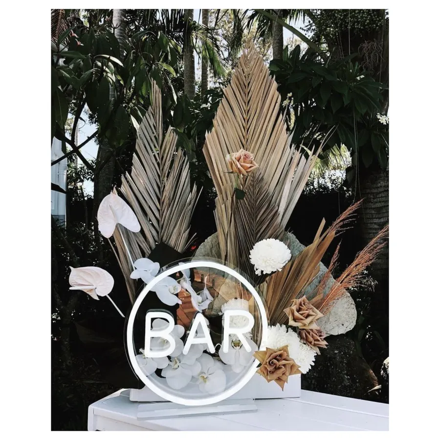 Неоновая надпись на подставке "Bar" - Фото миниатюра 3