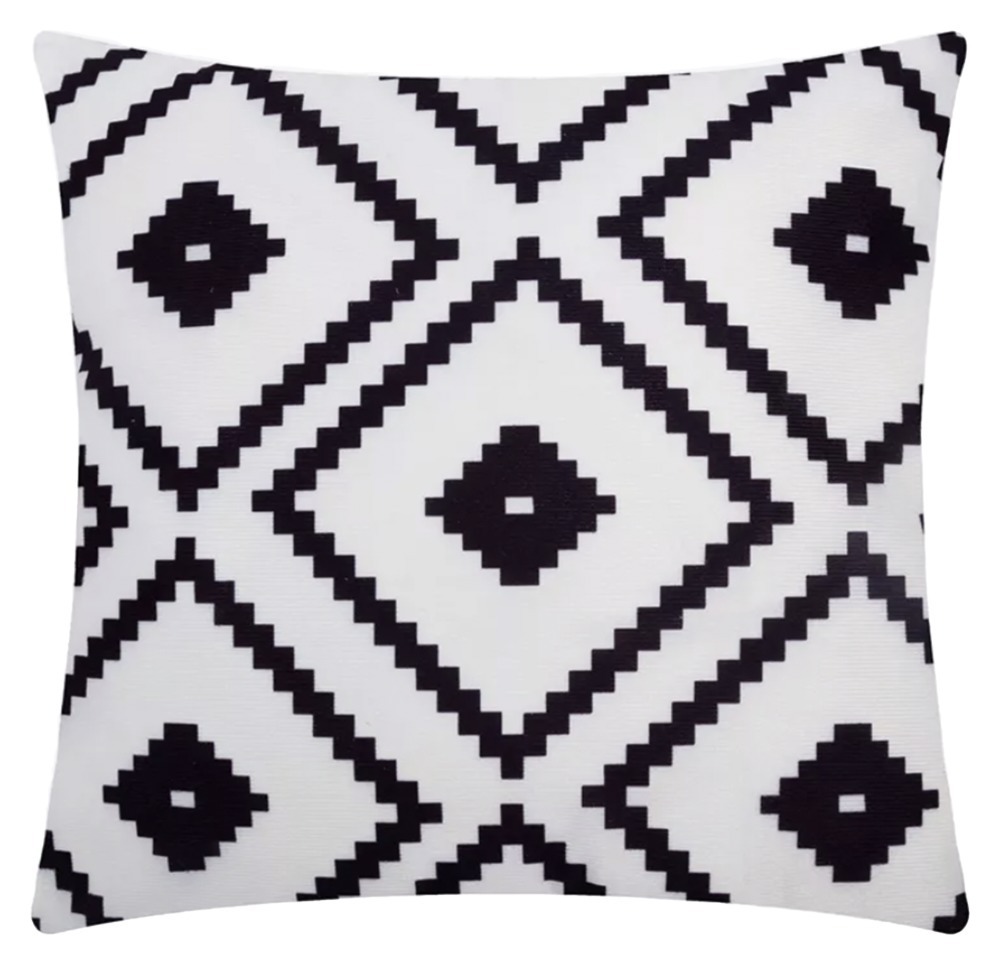 Подушка декоративная Black or White 2