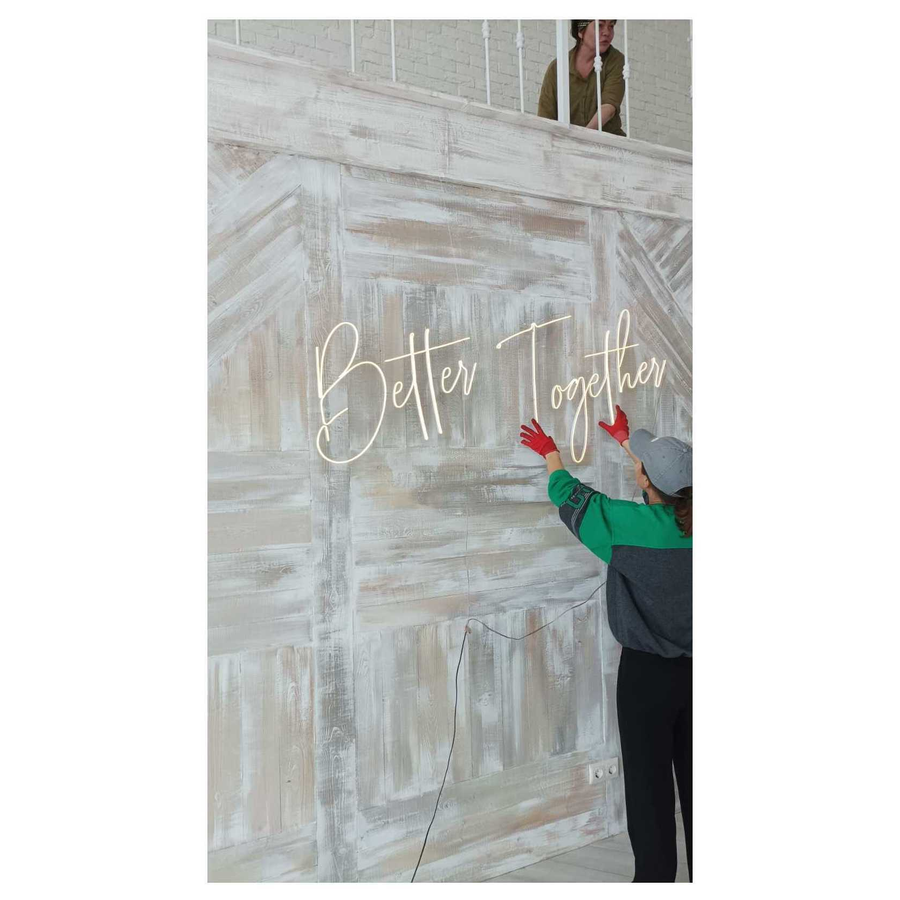 Неоновая надпись "Better Together" (желтая) - Фото миниатюра 4