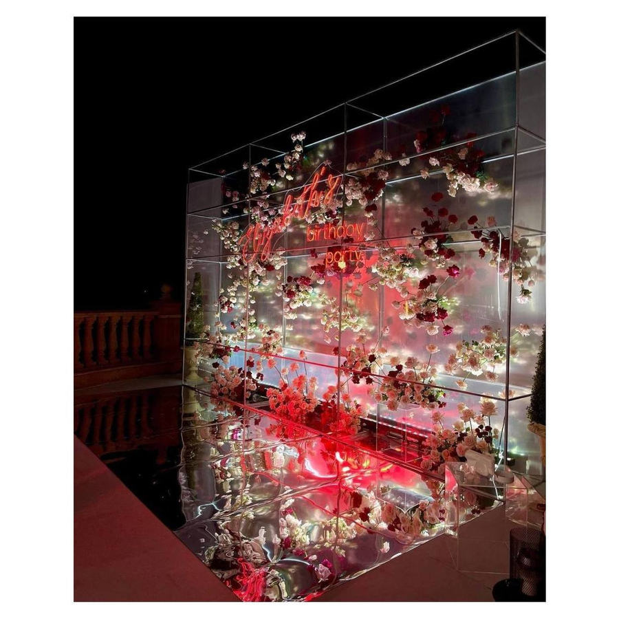 Неоновая вывеска "Birthday party" - Фото миниатюра 2